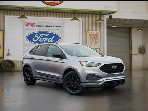 2022 Ford Edge SE