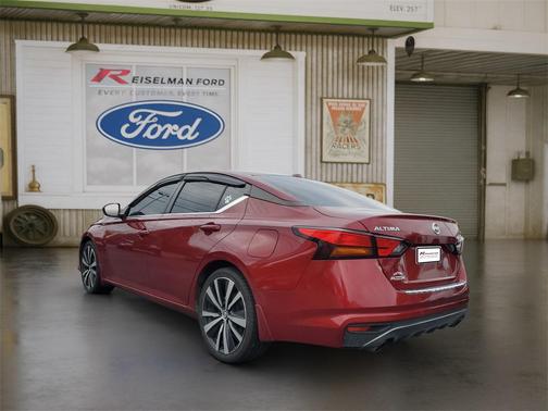 2022 Nissan Altima SR FWD