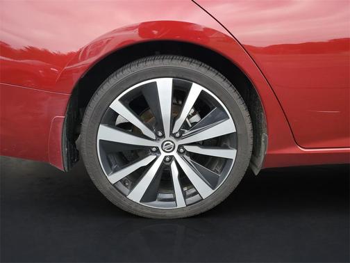 2022 Nissan Altima SR FWD