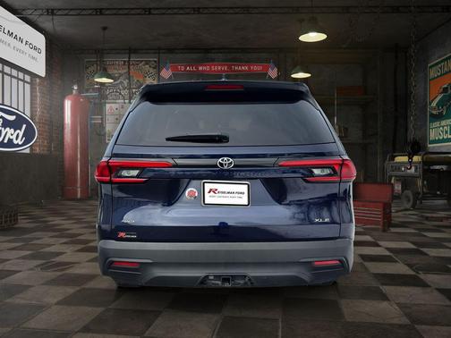 Cement 2022 Toyota Sienna Woodland Edition