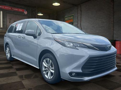 Cement 2022 Toyota Sienna Woodland Edition