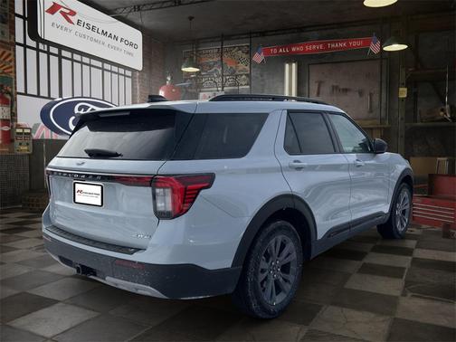 2026 Ford Explorer Active w/200A Pkg