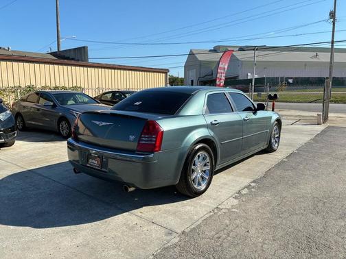 2005 Chrysler 300C Base