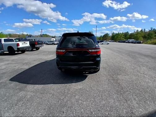 Diamond Black Clear-Coat Exterior Paint 2026 Dodge Durango GT Plus