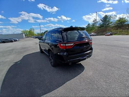 Diamond Black Clear-Coat Exterior Paint 2026 Dodge Durango GT Plus