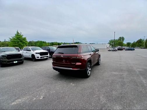 Velvet Red Pearl-Coat Exterior Paint 2026 Jeep Grand Cherokee Limited