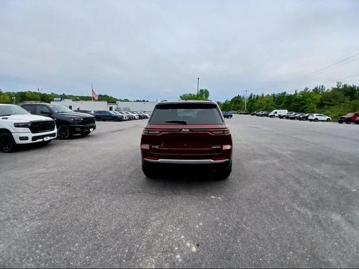 Velvet Red Pearl-Coat Exterior Paint 2026 Jeep Grand Cherokee Limited