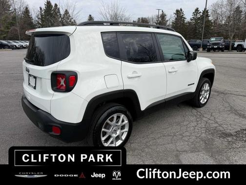 Alpine White Clearcoat 2023 Jeep Renegade Latitude