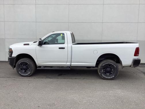 2026 RAM 2500 Tradesman Regular Cab 4x4 8' Box