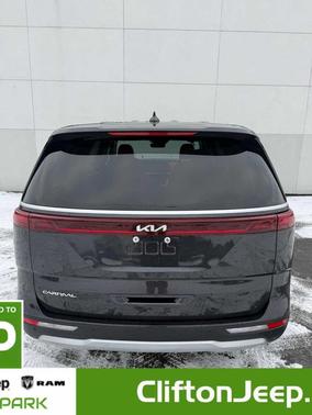 2024 Kia Carnival LX