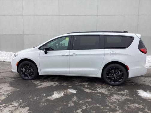 2026 Chrysler Pacifica L