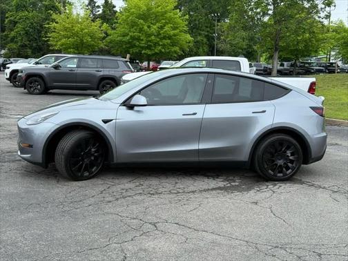 2024 Tesla Model Y Long Range Dual Motor All-Wheel Drive