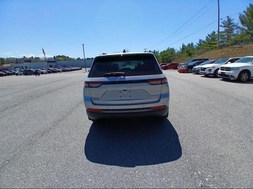 Silver Zynith Exterior Paint 2026 Jeep Grand Cherokee Limited