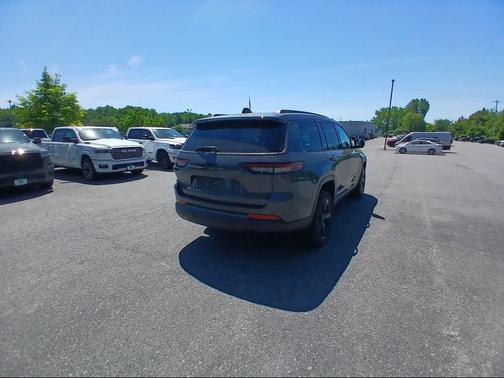 Baltic Gray Metallic Clear-Coat Exterior Paint 2026 Jeep Grand Cherokee Limited