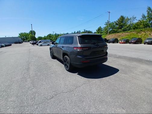 Baltic Gray Metallic Clear-Coat Exterior Paint 2026 Jeep Grand Cherokee Limited