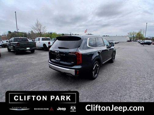 Gravity Gray 2024 Kia Telluride S