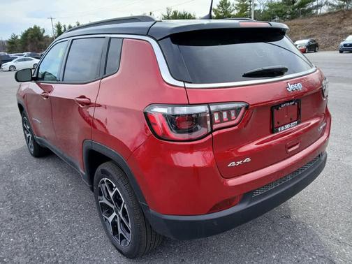 Red Hot Pearl-Coat Exterior Paint 2026 Jeep Compass Limited