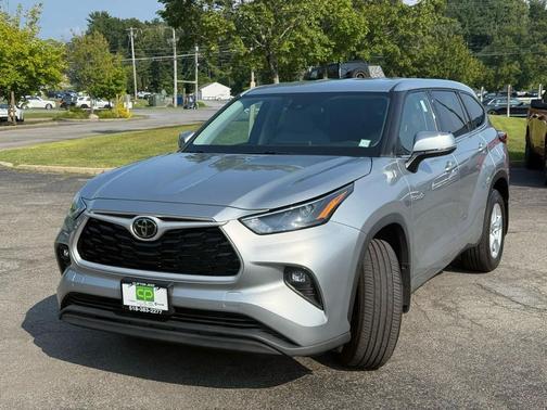 2022 Toyota Highlander LE
