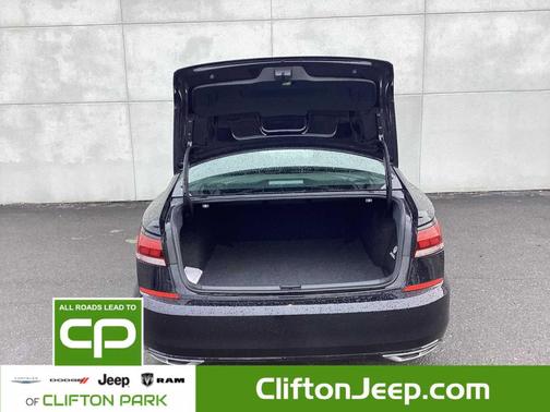 2021 Volkswagen Passat 2.0T R-Line