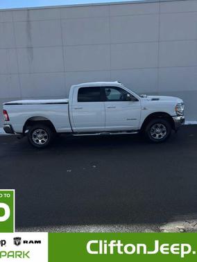 2022 RAM 2500 Big Horn Crew Cab 4x4 6'4' Box