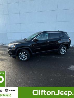 2022 Jeep Compass Latitude Lux