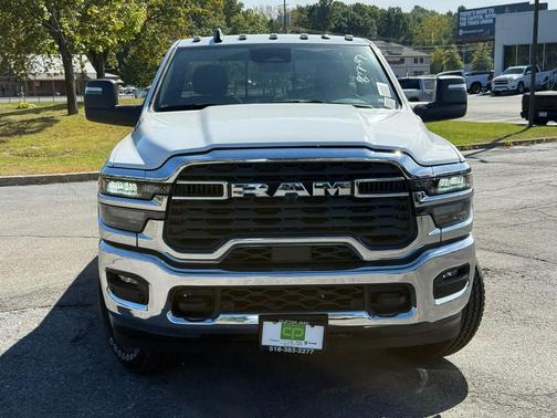 2025 RAM 2500 Tradesman Regular Cab 4x4 8' Box