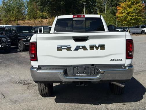 2025 RAM 2500 Tradesman Regular Cab 4x4 8' Box