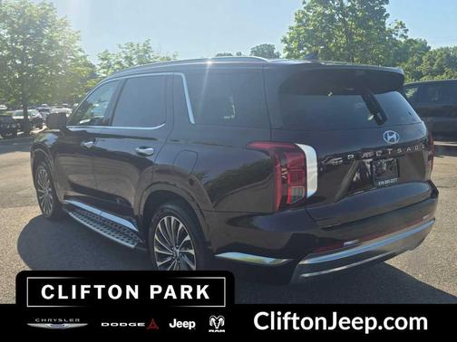 Sierra Burgundy 2024 Hyundai PALISADE Calligraphy