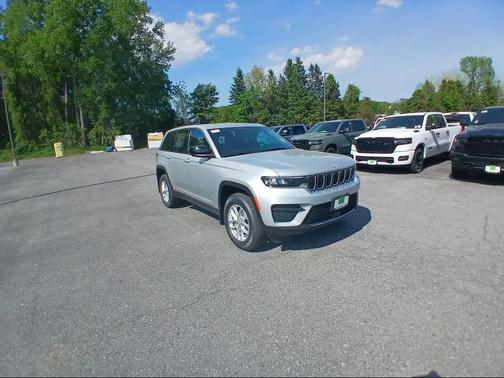 Silver Zynith Exterior Paint 2026 Jeep Grand Cherokee Altitude
