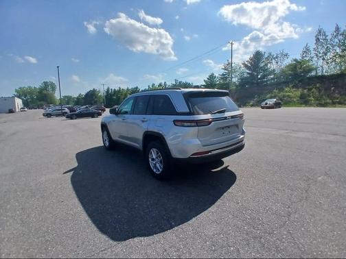 Silver Zynith Exterior Paint 2026 Jeep Grand Cherokee Altitude