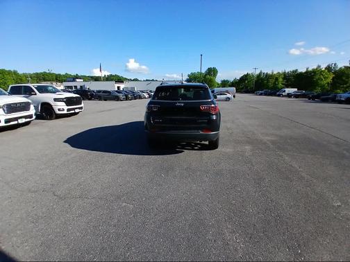 Diamond Black Crystal Pearl-Coat Exterior Paint 2026 Jeep Compass Limited