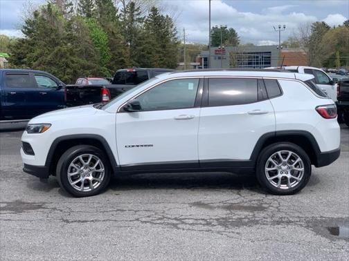 2022 Jeep Compass Latitude Lux