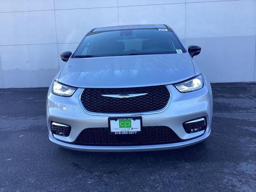 2026 Chrysler Pacifica L