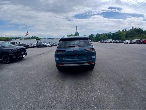 Steel Blue Exterior Paint 2026 Jeep Grand Cherokee Limited