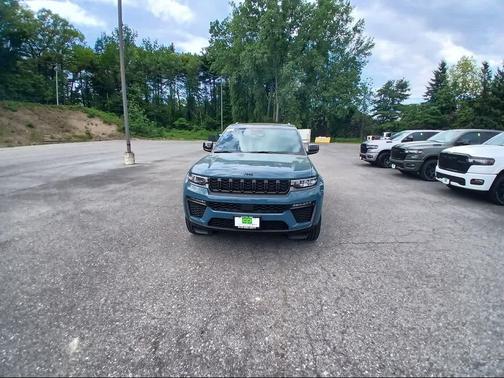 Steel Blue Exterior Paint 2026 Jeep Grand Cherokee Limited
