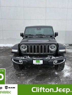2025 Jeep Wrangler 4-Door Sahara 4x4