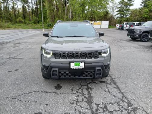 Sting-Gray Clear-Coat Exterior Paint 2026 Jeep Cherokee Laredo