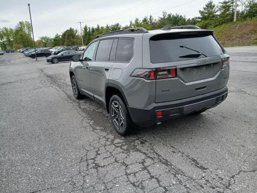 Sting-Gray Clear-Coat Exterior Paint 2026 Jeep Cherokee Laredo