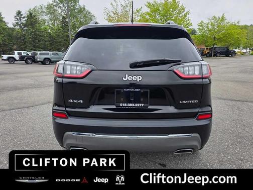 Diamond Black Crystal Pearlcoat 2022 Jeep Cherokee Limited