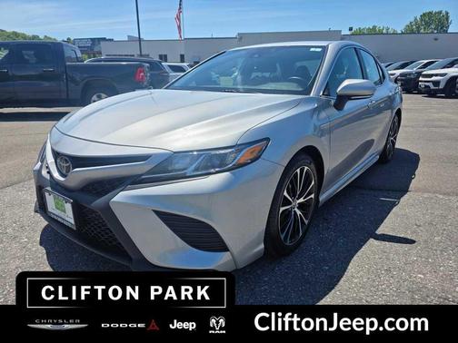 Celestial Silver Metallic 2020 Toyota Camry SE