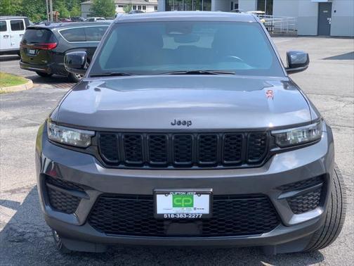 2022 Jeep Grand Cherokee Altitude