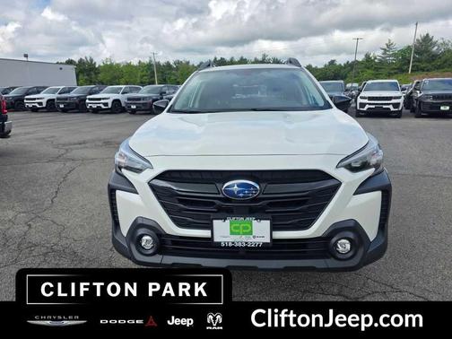 Crystal White Pearl 2023 Subaru Outback Onyx Edition
