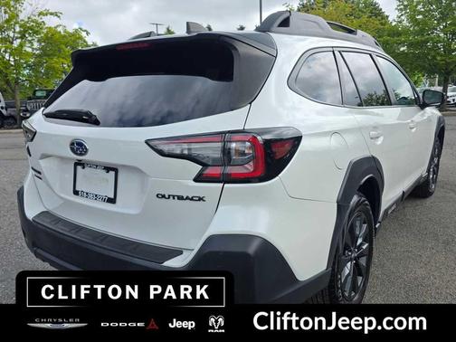 Crystal White Pearl 2023 Subaru Outback Onyx Edition