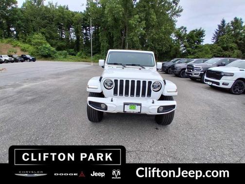 Bright White Clearcoat 2022 Jeep Wrangler Unlimited High Altitude 4x4