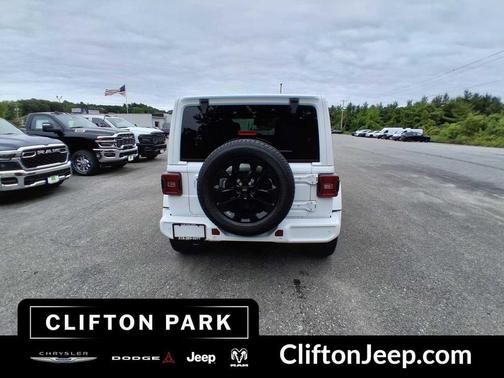 Bright White Clearcoat 2022 Jeep Wrangler Unlimited High Altitude 4x4