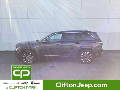 2022 Jeep Grand Cherokee Overland