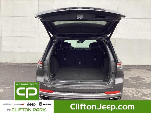 2022 Jeep Grand Cherokee Overland