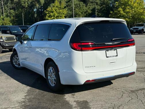 2026 Chrysler Pacifica L