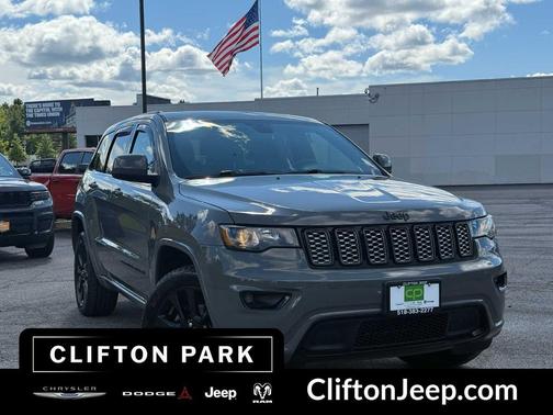 Sting-Gray Clearcoat 2019 Jeep Grand Cherokee Altitude
