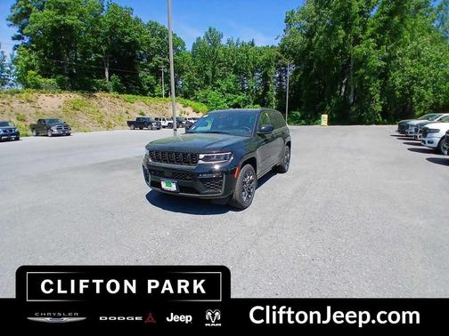 Diamond Black Crystal Pearl-Coat Exterior Paint 2026 Jeep Grand Cherokee Summit
